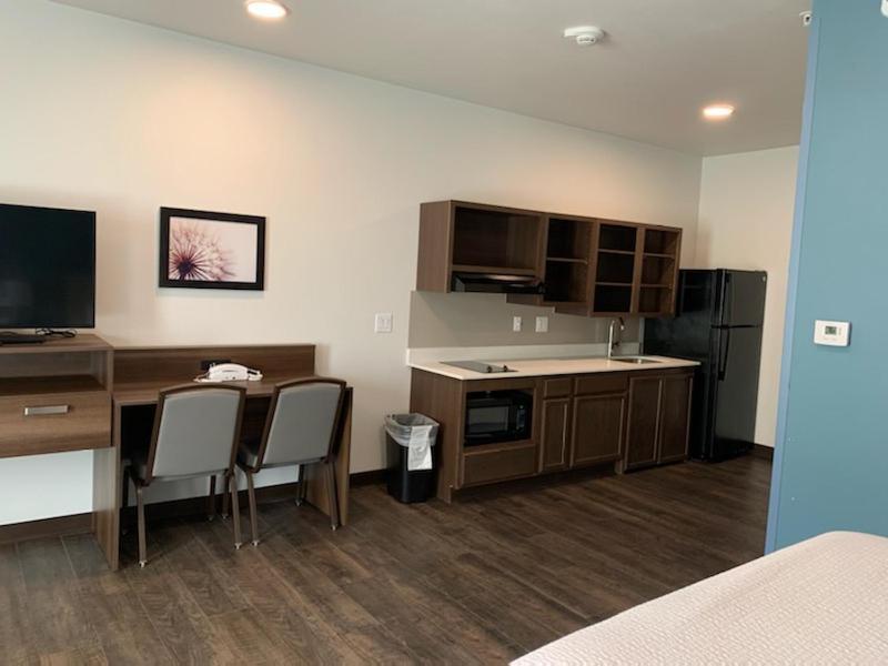 Candlewood Suites Pecos By Ihg Exterior photo