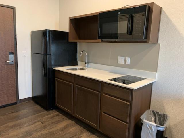 Candlewood Suites Pecos By Ihg Exterior photo